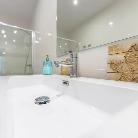 Con Jardin Privado - Simplytarifa Apartment *