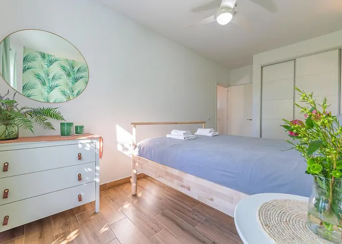 Con Jardin Privado - Simplytarifa Apartament *